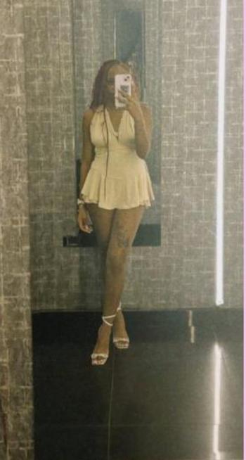 Nana, 23  female escort, Lowell